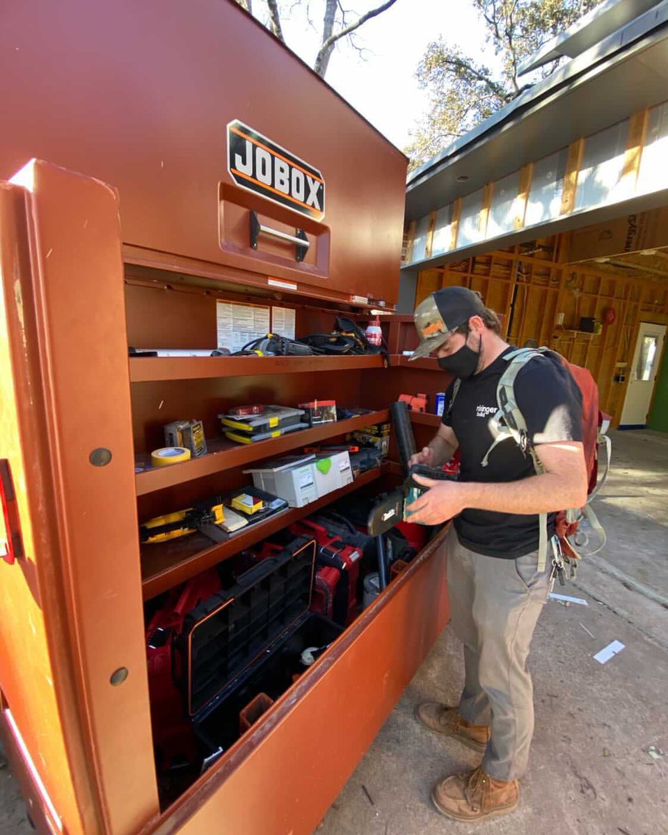 Keep your job site organized and your tools safe with the Crescent JOBOX. 
#CrescentTools #TrustedbytheTrades
📸 risingerbuild