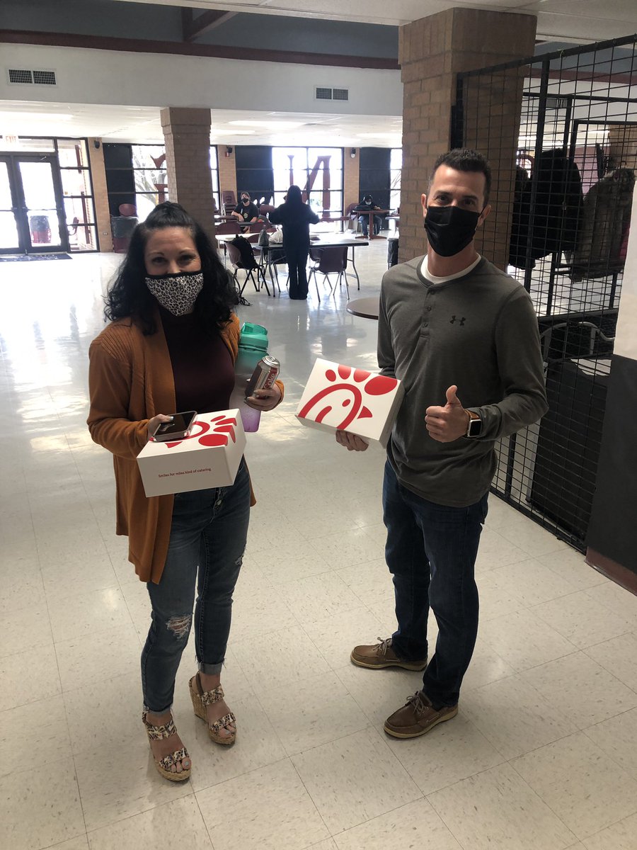 bynghs's tweet photo. Big thanks to the Byng Excellence in Education Foundation for providing lunch today. https://t.co/r6nqSSIO0x