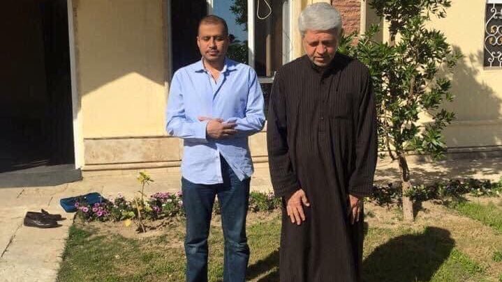 A31268174's tweet photo. اخلع نعليك انك في حديقة المقدس صولاغ ابو دشداشة الچكليتية https://t.co/i1DmiEGrko