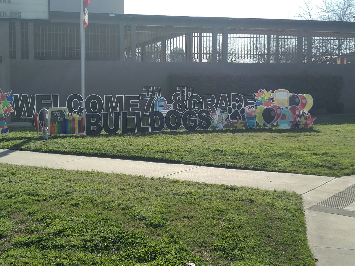 BrianTCSD's tweet photo. Another great day for TCSD, welcome back 7th/8th grade students😀🥳 https://t.co/TkSyskSxtq