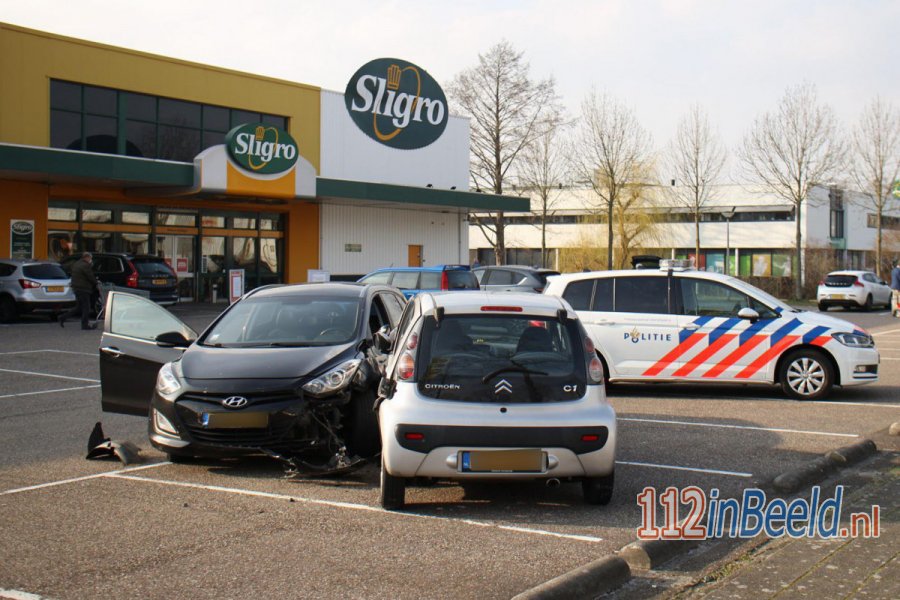 Grote zoekactie na bedreiging met vuurwapen in #Amersfoort. 112 in Beeld.