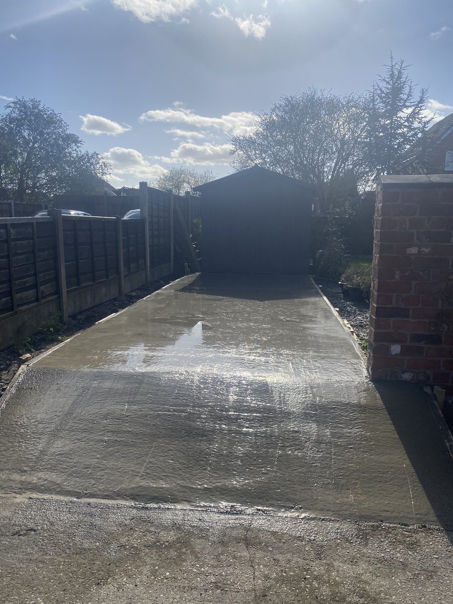 LtdLees's tweet photo. Concrete sectional garage taken down and concrete base poured with a ramp, built in around the side entrance to the house, in middlewich. https://t.co/q78oHAj3Jm