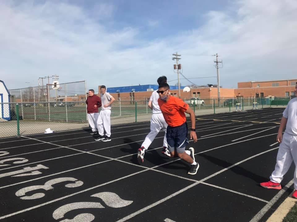 Oh041's tweet photo. Thanks for stopping by to chat with our cadets and tell them about your experience in AFROTC at BGSU Senior Cadet Gabe Maxwell...Also had some PT fun too! https://t.co/MjQJQ4PMVW