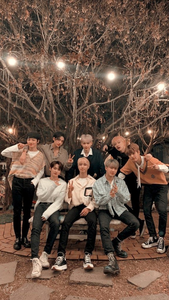 a_dyaaaah's tweet photo. Tahun ketiga bersama anak-anak nyasar kesayangan #StrayKids3rdAnniversary #3rdSKZday #3rdanniversary #STAYingWithYou https://t.co/rkCplz2zEO