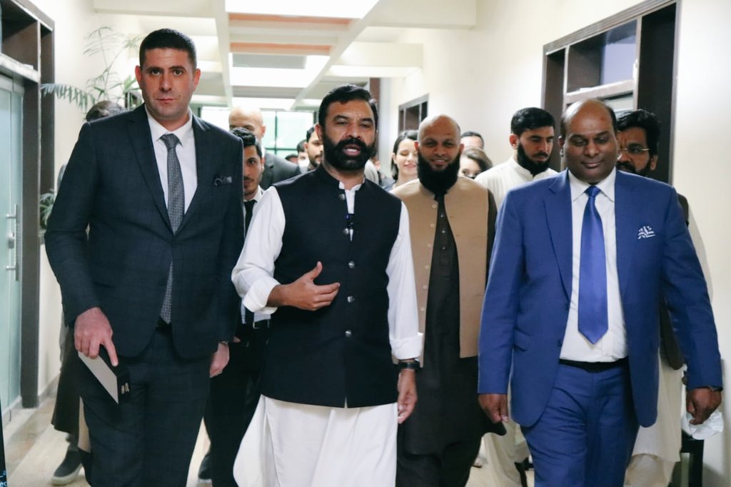 ZiaKBangashPK1's tweet image. A delegation representing Turkish business community and OZ Istanbul visited @kpitbgov, and Workaround BPO Center established at KPITB. Briefed about the investment opportunities in IT sector, including the plans and initiatives of KP IT Ministry . 1/2
#TechDrivenKP #InvestInKP