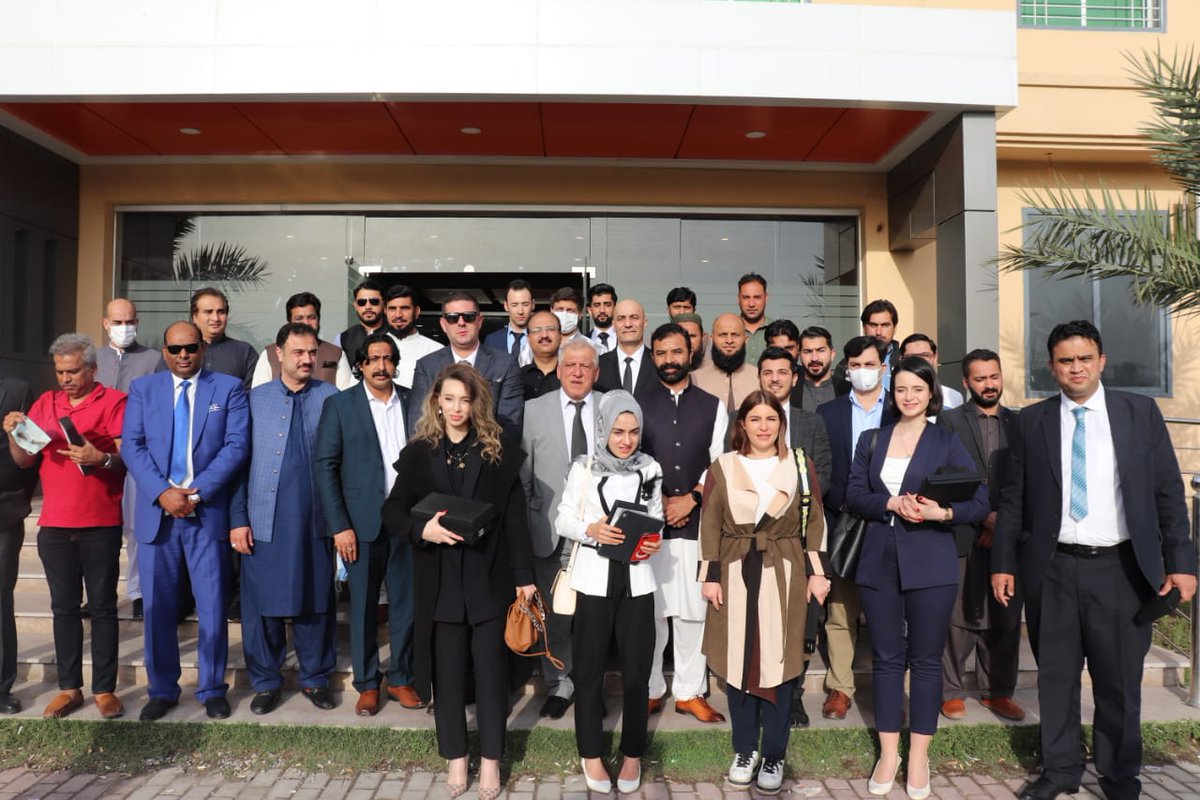 ZiaKBangashPK1's tweet image. A delegation representing Turkish business community and OZ Istanbul visited @kpitbgov, and Workaround BPO Center established at KPITB. Briefed about the investment opportunities in IT sector, including the plans and initiatives of KP IT Ministry . 1/2
#TechDrivenKP #InvestInKP