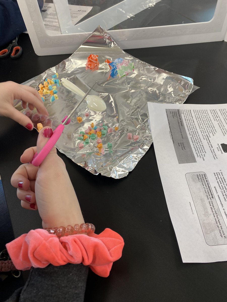 JLMay_Science's tweet photo. Modeling the Rock Cycle today using Starburst! Science is sweet! @pelion_middle #brickbybrick https://t.co/Oyw3S4xVbs