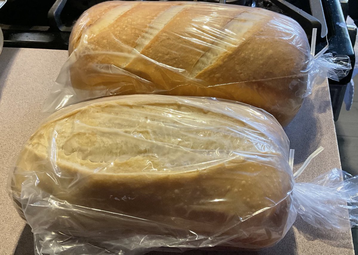 Hot_Kitchen's tweet image. My goodness, this bread smells damn good! This is my own wild-yeast based recipe for soft sandwich bread 😋