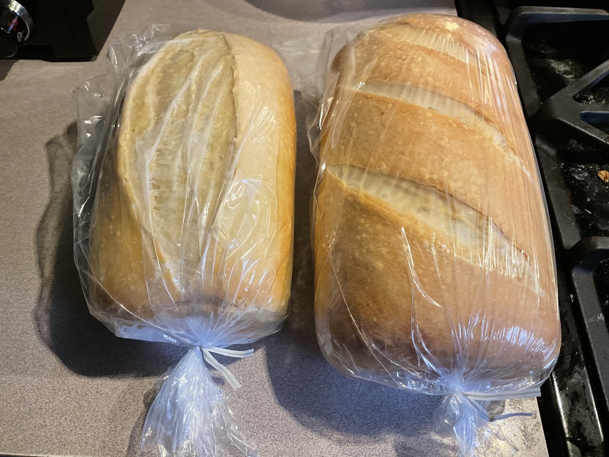 Hot_Kitchen's tweet image. My goodness, this bread smells damn good! This is my own wild-yeast based recipe for soft sandwich bread 😋
