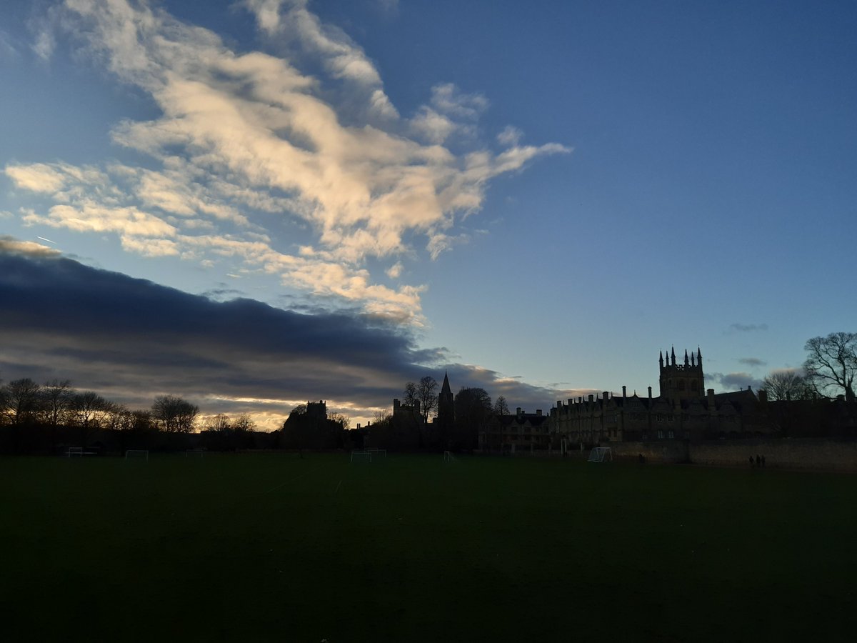 DrLizzieHill's tweet photo. Considering applying for our @UniofOxford @OxSCNi  online MSc/PgDip Sleep Medicine programme or CPD modules and want to find out more? Join us tomorrow at 7pm for our next free information session.
https://t.co/0jqqQyQ44f https://t.co/Yb09cg9Enc
