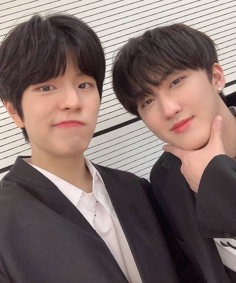 iSEUNGSIE's tweet photo. las selcas seungbin son lo mejor que existe en el mundo🥺 https://t.co/WA0sCJccAt