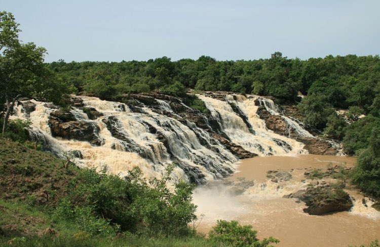 kenantoprak63's tweet photo. #Gurara Waterfalls is located in Gurara, a local government area of #Niger State, North Central #Nigeria.The waterfalls is approximately 30 metres in height and it lies on the Gurara River along the Suleja-Minna Road. @whitenigerian https://t.co/NXC8zYASVc