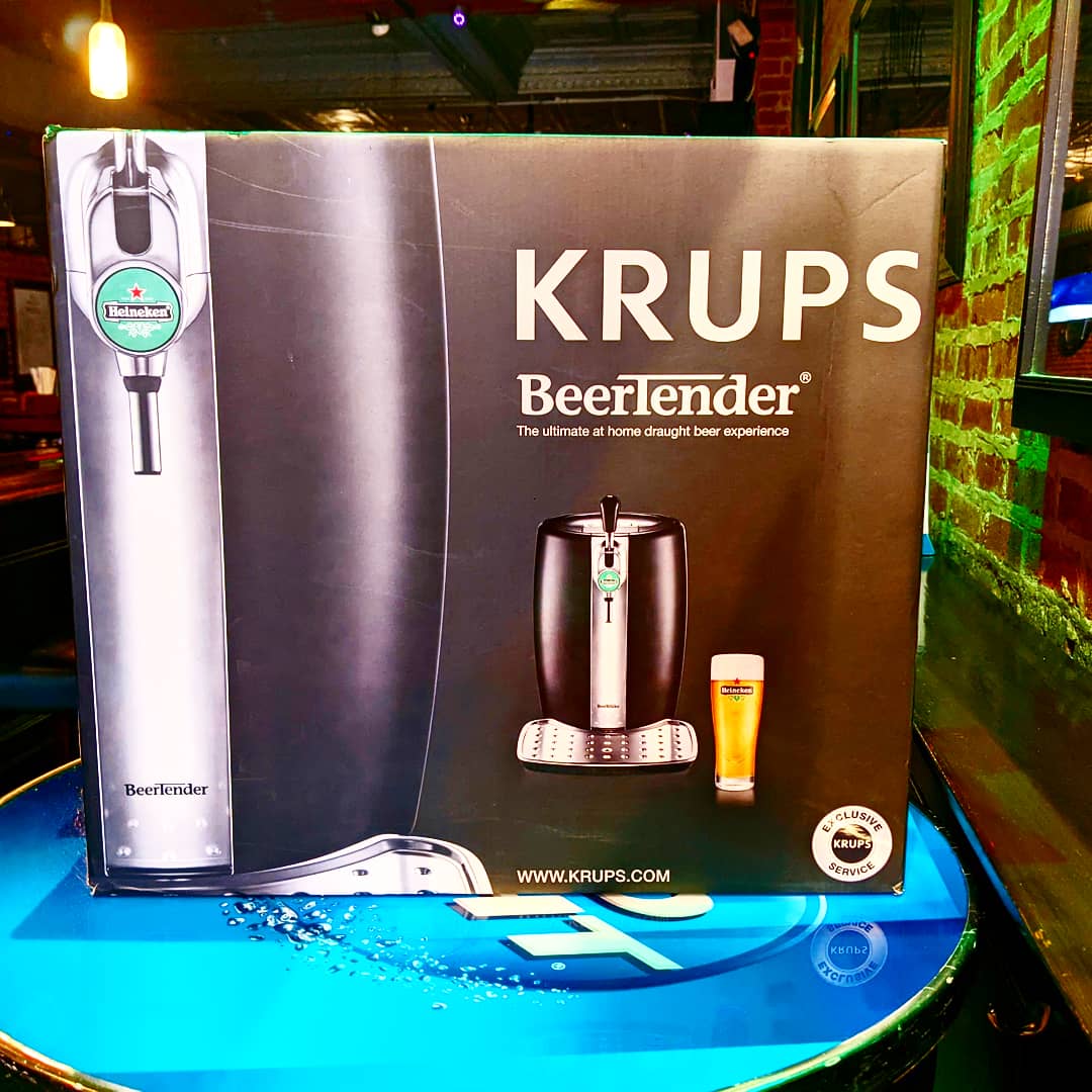 thealehouse1034's tweet photo. Boom. Big 1st prize to welcome back @geekswhodrink. Your own mini kegarator! Tonight is first come, first serve so get your team here early, as we have limited seating. Trivia starts at 8pm!
11th & Willow
#Hoboken #wearamask😷 #dogfriendly #takeout #goboken #trivianight https://t.co/0wl2DyBYbM