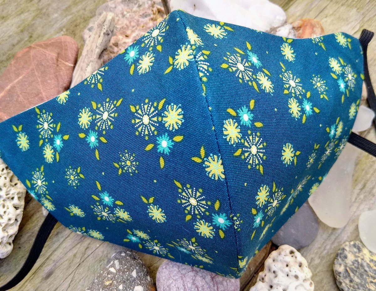 TTabbyshack's tweet image. Excited to share the latest addition to my #etsy shop: Beautiful handmade 3 layer cotton facemask in rich teal floral print, accented with turquoise and lime #reusablemask #comfortablefacemask #washablefacemask #handmadefacemask etsy.me/3cjnCfC