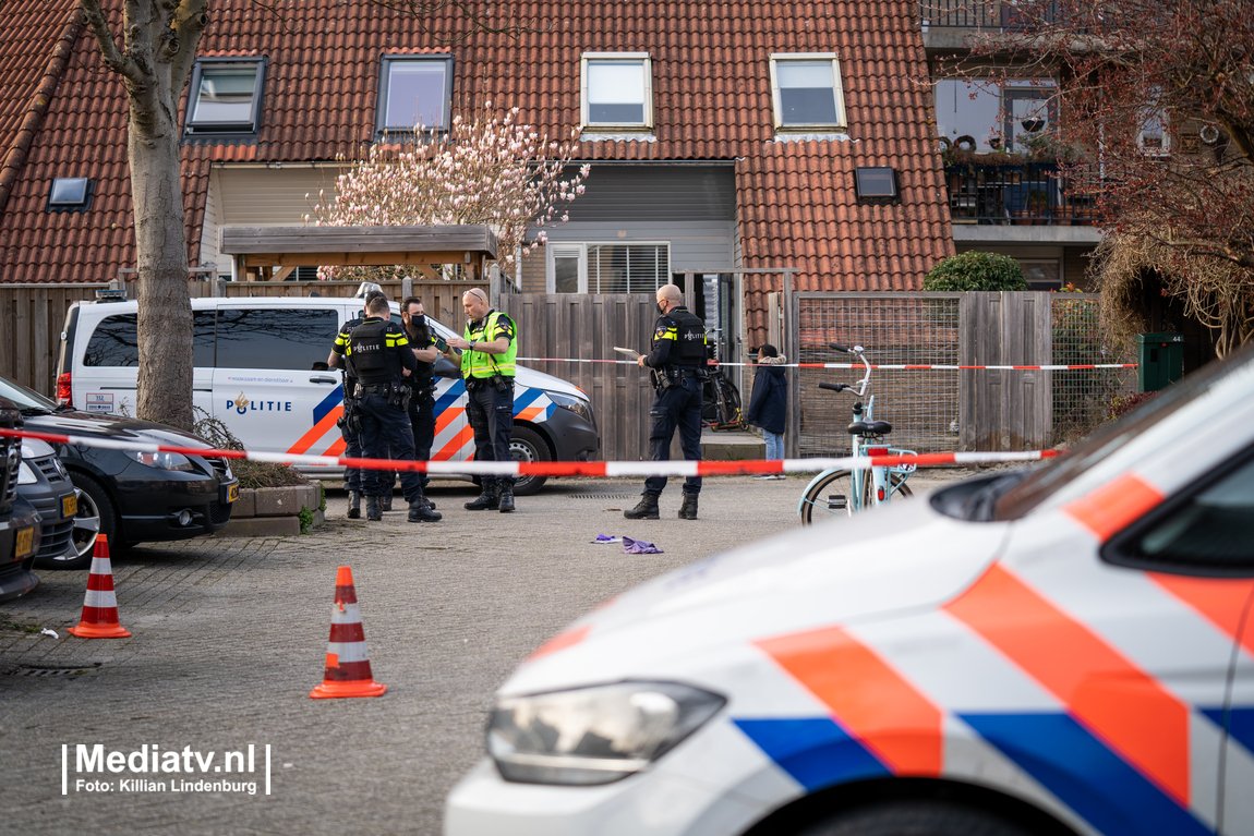 Bij een steekpartij op de Wulphoek in Spijkenisse is een minderjarig persoon gewond geraakt.
