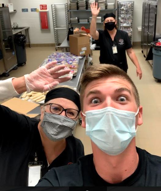 Makinglunches's tweet photo. When you're a DARE role model and you need a "snack" - you visit the lunch ladies! The'll make sure a lunch is there for you. Alex is our favorite @baseball_warsaw Tiger and summer food distribution helper. ⚾️❤️ #11 https://t.co/oKmvmvcO1F