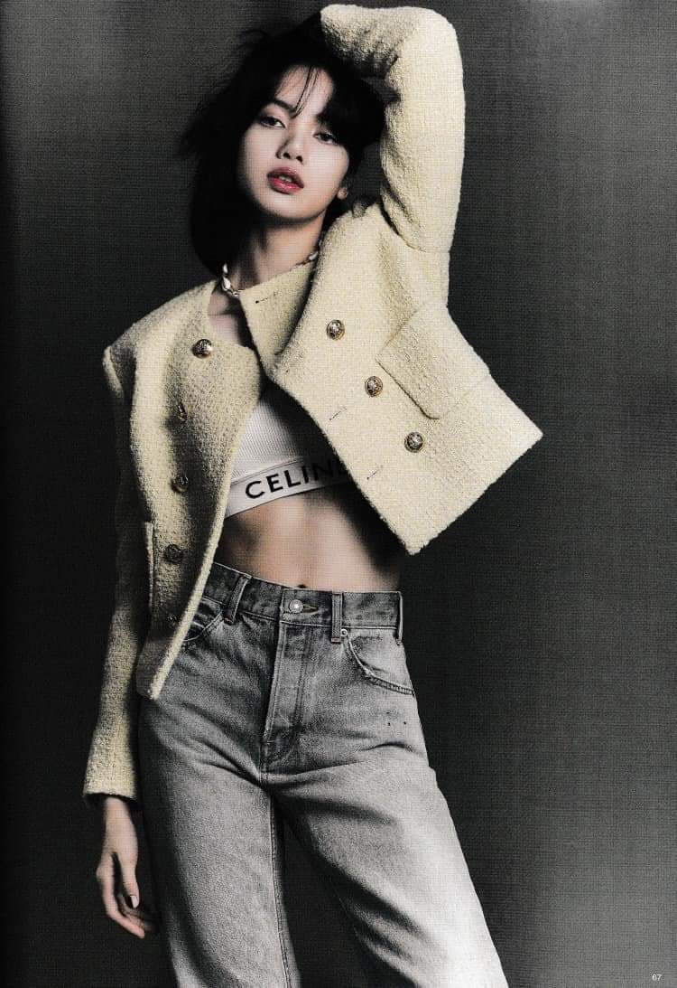 etherealdior's tweet photo. lisa for harper's bazaar china https://t.co/2j3Ce1MyRM
