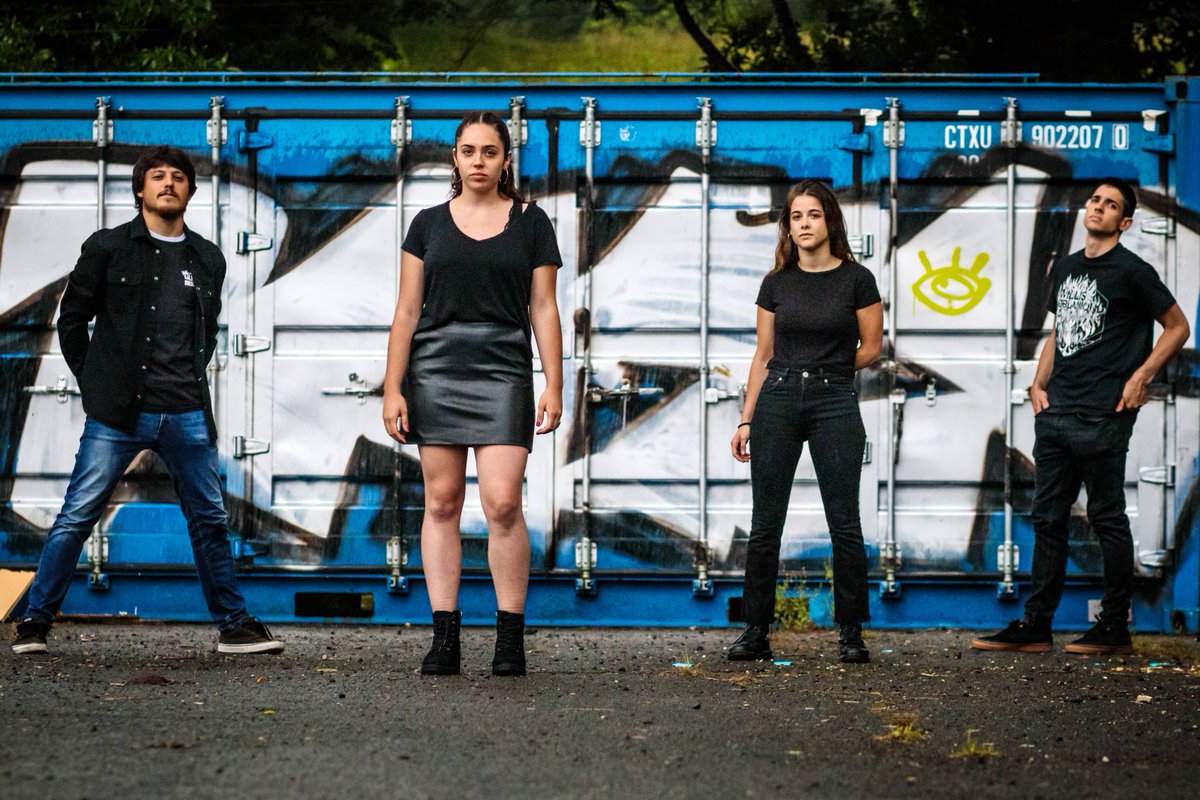 🎙 Usurbilgo lau gaztek osatutako <a href="/ameba_taldea/">Ameba</a>. 2019an hasitako proiektua; askotan geratzen den bezala, lagun arteko giroan. Baina pausoz pauso, aurrera egin ondoren, ondu dute haien lehen lana: Elikatuz! Gaur, <a href="/BigarrenK/">BigarrenKafea</a>-n izan dira 🎵☕️👇

irratia.naiz.eus/eu/info_irrati…