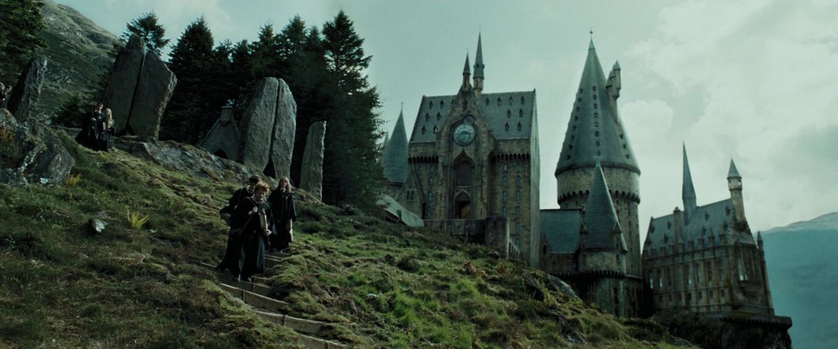 Imagina despertar un día, abrir los ojos y darte cuenta de que estás en Hogwarts.