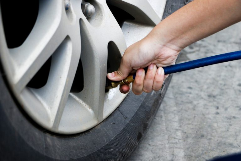 ecoleautomtl's tweet photo. Is it risky to drive with low tire pressure? Here’s what you need to know. #autocareer #automotive #atcmontreal https://t.co/XuBo7a08R0 https://t.co/bK6JmsPx3K