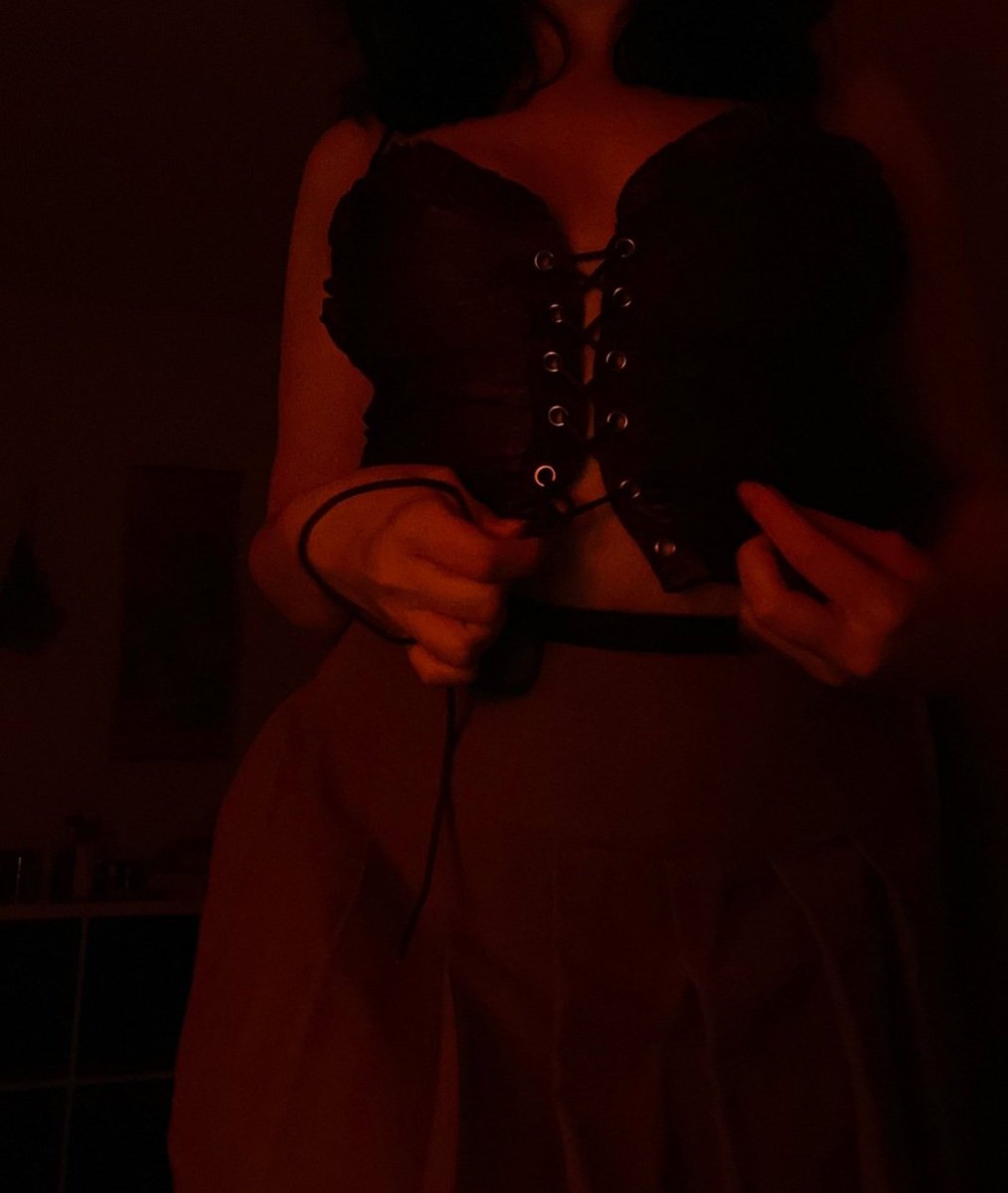 maevahott's tweet photo. 🔞🔞🔞 
UN MAXIMUM DE RT ET JE VOUS ENVOIE UNE NUDE A TOUS ✅👅
🔞🔞🔞 https://t.co/3sulUOpcZC