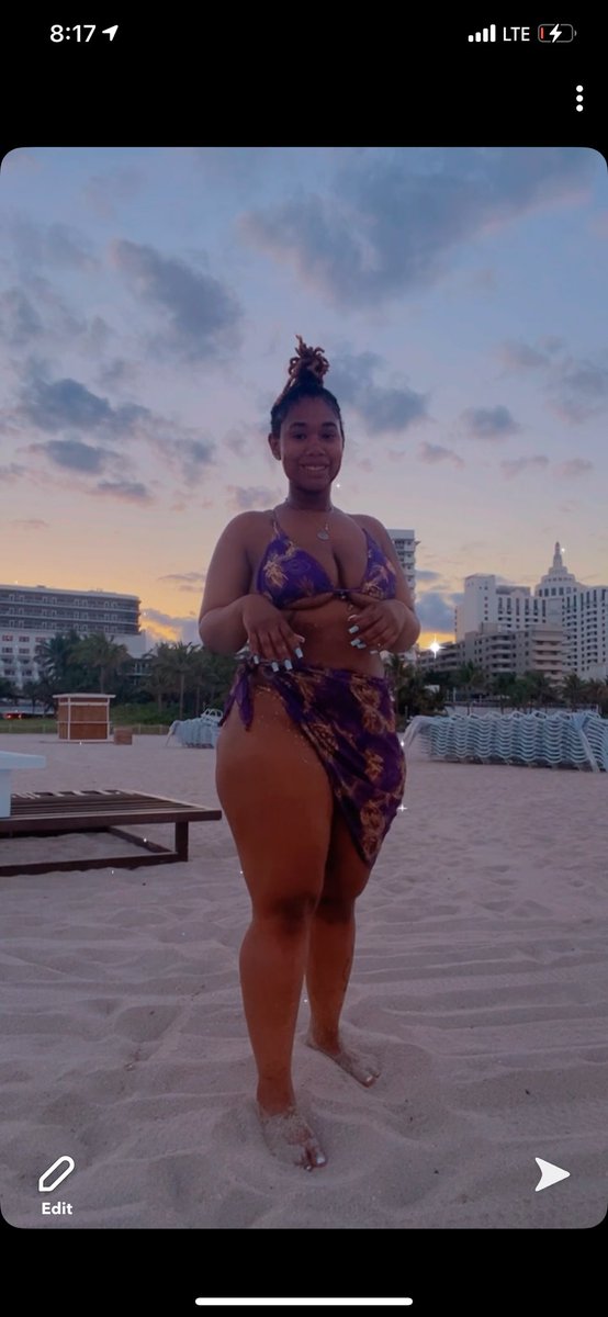 Da9dabull's tweet photo. Living my best life I'm not going back and forth with no Nigga 🤷🏽‍♀️✨ https://t.co/2b4M8BbQ73