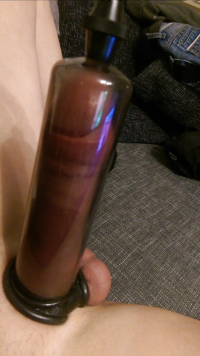 Was für ein geiler pumpschwanz! Da werde ich doch gleich feucht 🤫