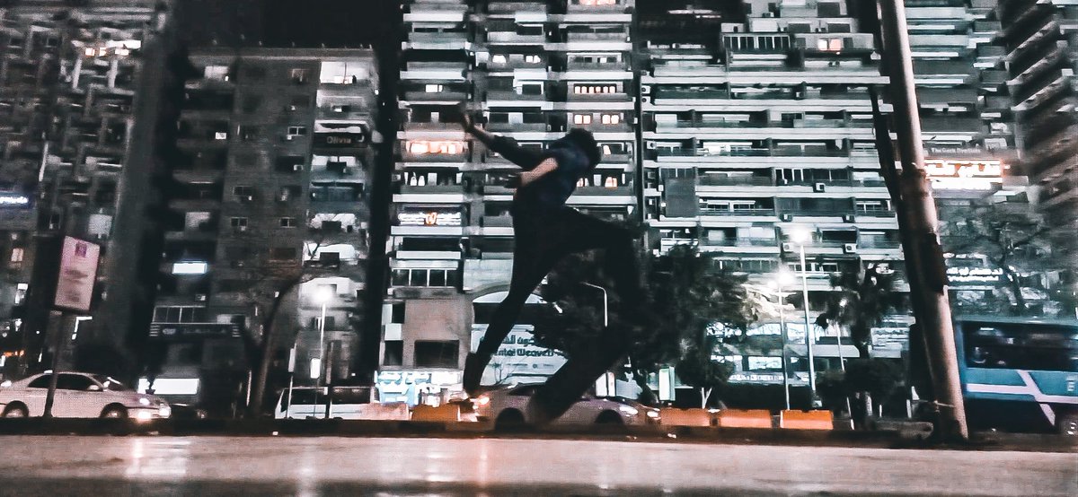 yusifer69's tweet photo. Look mom , i can fly https://t.co/t1nQHiEvWz