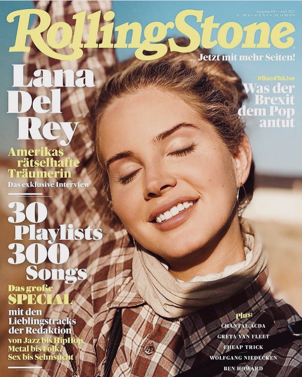 PopCrave's tweet photo. .@LanaDelRey looks breathtaking on the cover of @RollingStoneDE. https://t.co/uGNJjPrjd7