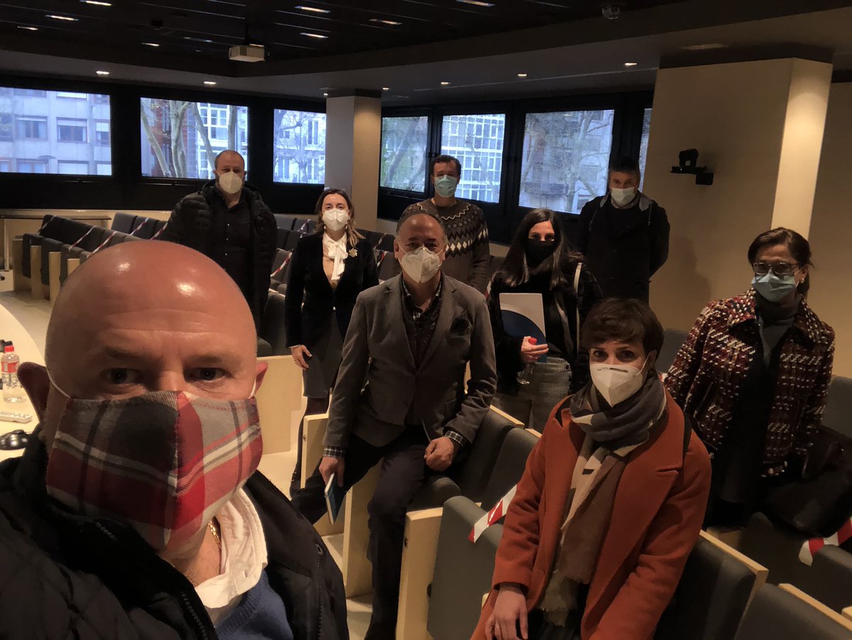 MEugeniaCuenca's tweet photo. Esta semana he asistido al Curso de Comunicación Pública @consultorascant @Ceoecant 

#AprendizajeColaborativo
Gracias a la organización, a Rafa @WictoriaconW y a los compis-participantes. ¡Qué buen ambiente!

#aprendizajecolaborativo 
@grupopitma @nexian_es #empresas #hacer https://t.co/uhyOwi0AJQ
