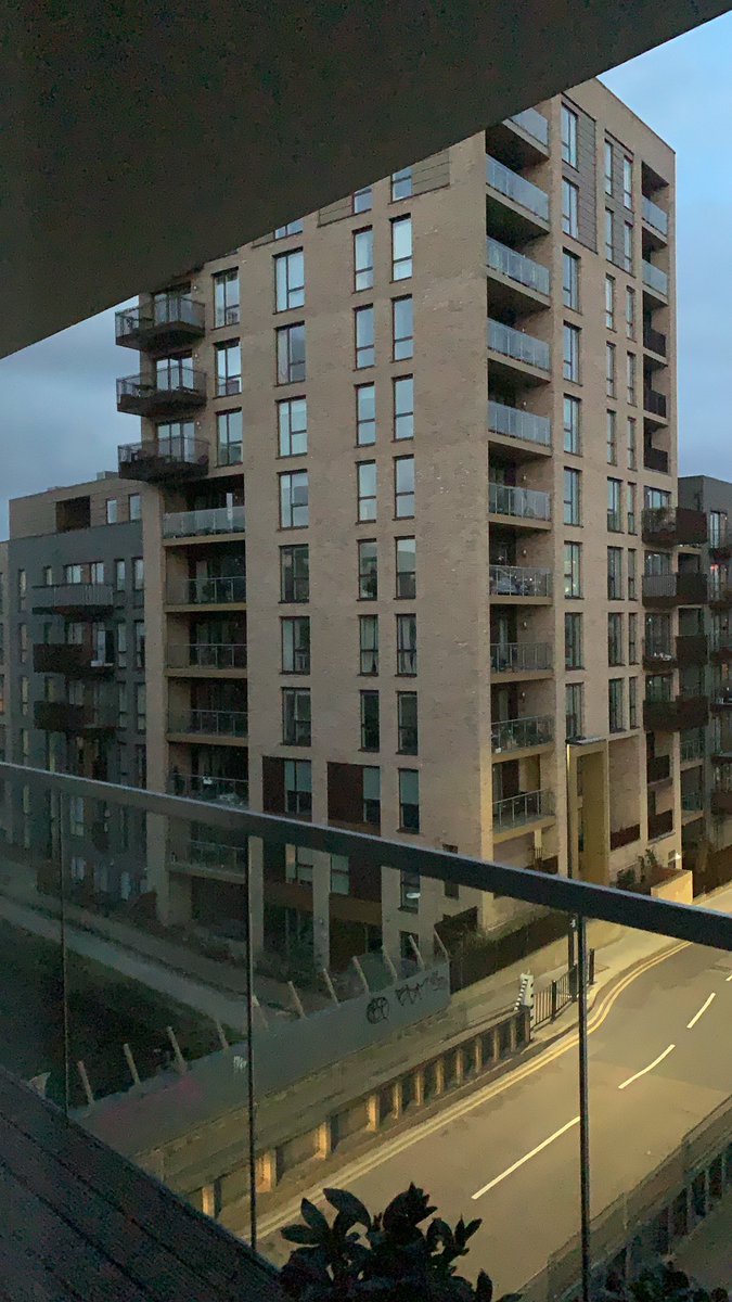 FilliFalt's tweet photo. @TowerHamletsNow what’s happening , power cut? #powercut https://t.co/eTeM3RLiLT