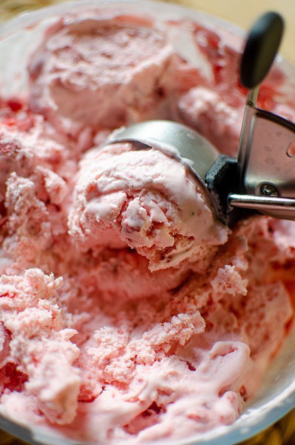 Living_Lou's tweet photo. Homemade ice cream is easy to make and so very DELICIOUS!

This recipe just requires fresh strawberries, sugar, lemon, salt and cream! Here you go >> https://t.co/zN0SotQiGT
#icecream #strawberry https://t.co/PNKnvkYP2n