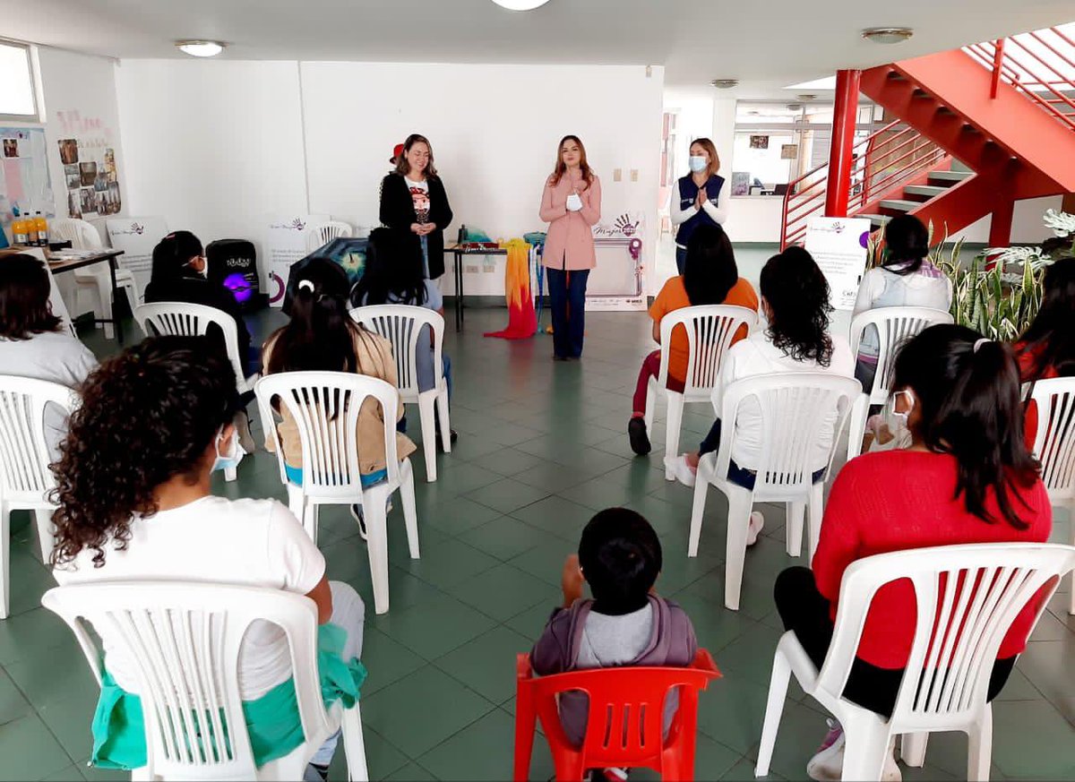 mishelmanchenok's tweet photo. #Quito📍Hoy se realizó el 2do. Taller de empoderamiento y conexión femenina, con la participación de 14 adolescentes de la Fundación Talita Kumi.

Trabajo articulado entre @InclusionEc #GrupoCID @EmpoderarteCorp
 
#ViveMujer2021💜

@TaianoVicente2 https://t.co/Q6qnHxysmW