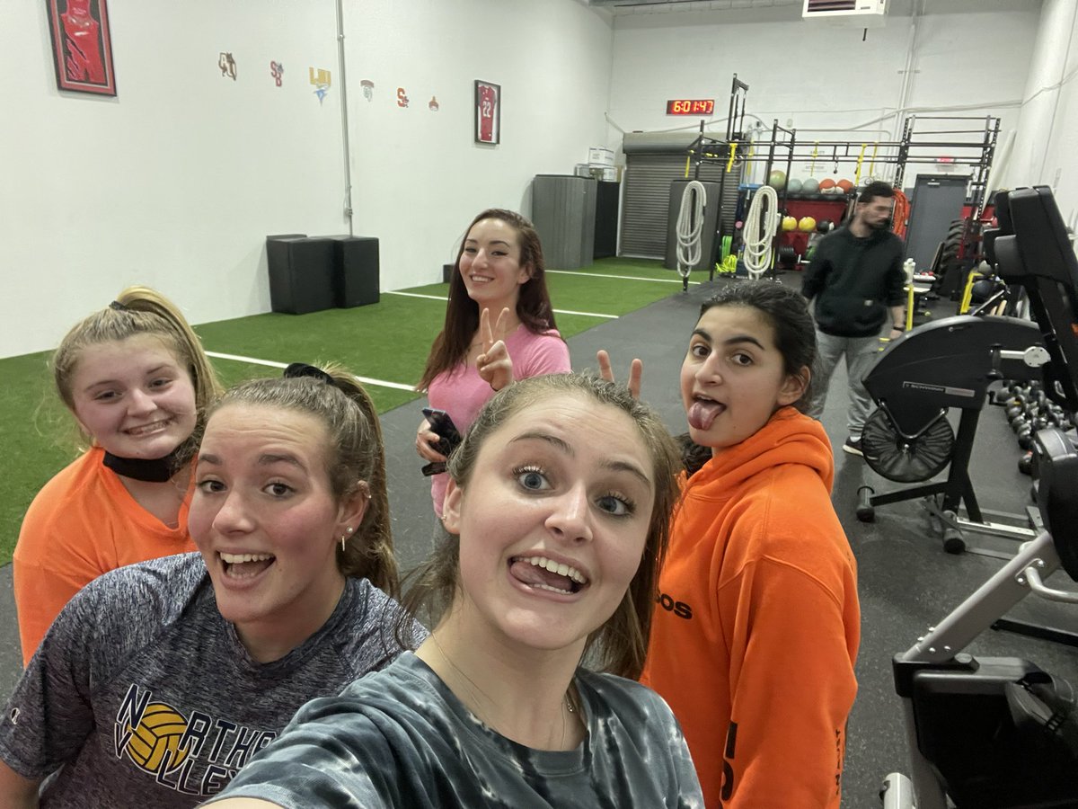 emilysylvanus21's tweet photo. Finished our strength and agility training program today!! Getting ready for school softball to officially start in a month!! 🤩🥎 https://t.co/kTuv39iIyR
