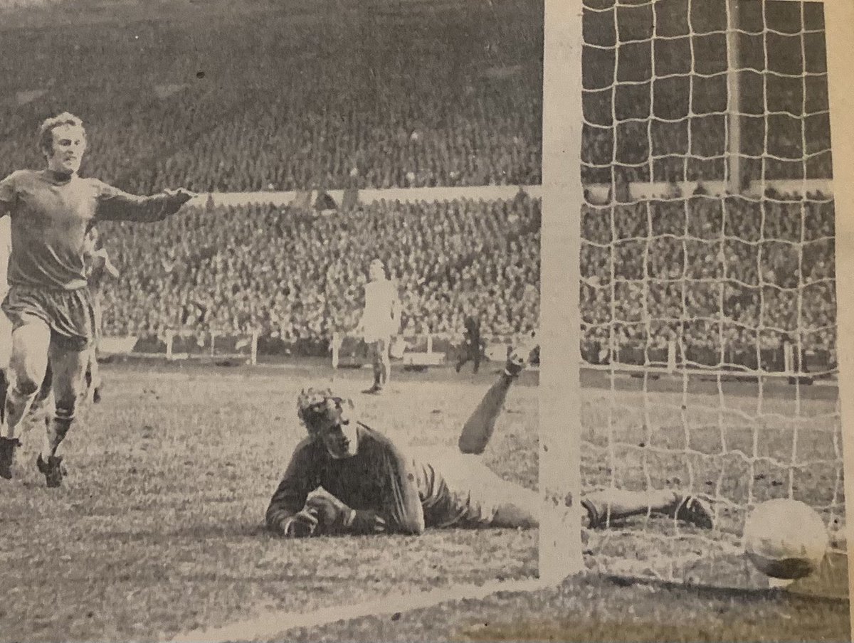robertmdaws's tweet photo. Whoops , #GarySprake 1970 FA Cup Final #ChelseaFC #LUFC https://t.co/UQv5RBAfnr