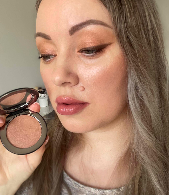 ChicProfile's tweet photo. @WestmanAtelier  Peau de Peche Super Loaded Tinted Highlight &amp; Coup de Soleil Beauty Butter Powder Bronzer Reviews, Live Swatches, Makeup Look https://t.co/Xr4Z6kGczB https://t.co/99xtP5nXXq