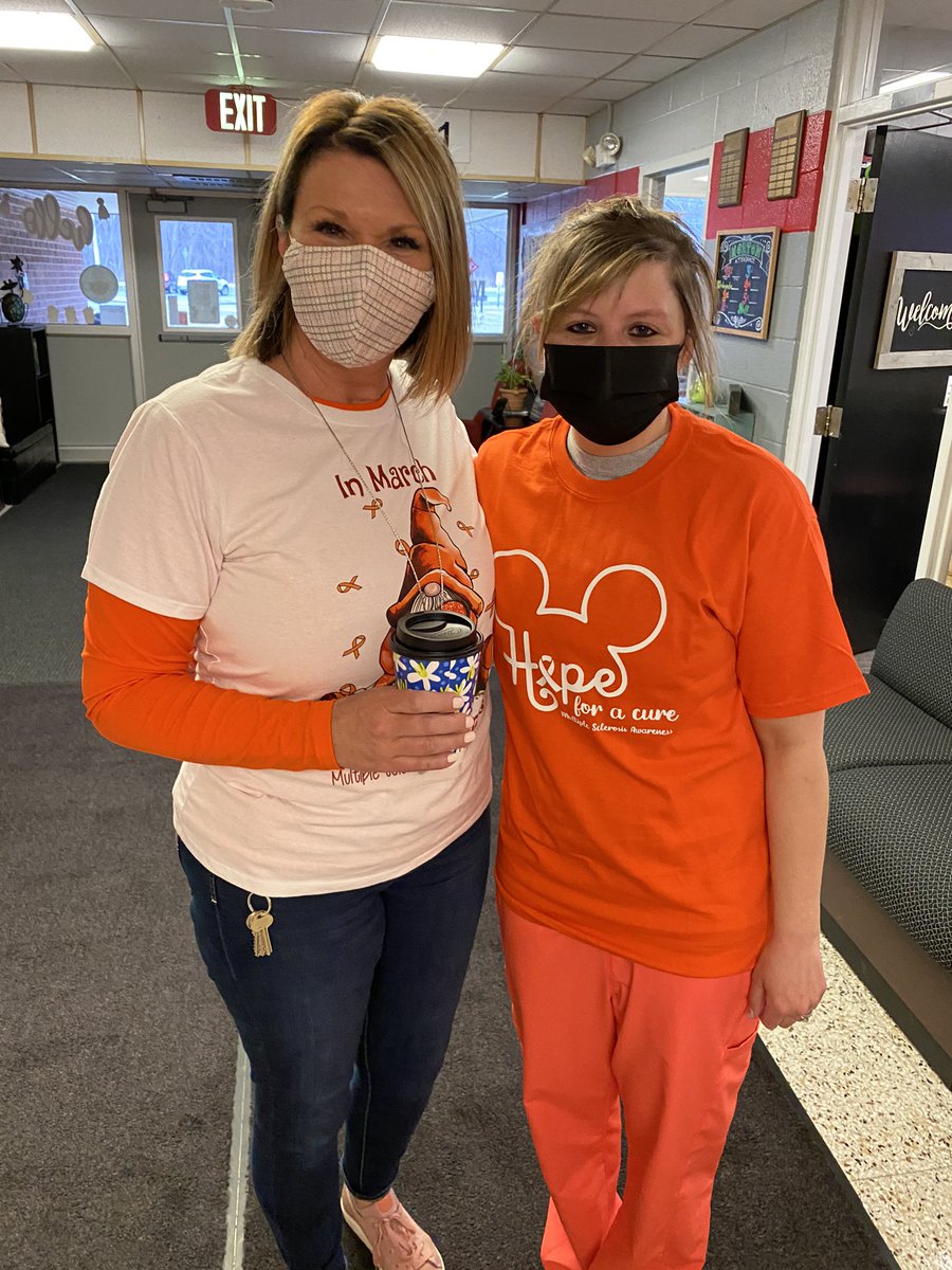 What a beautiful morning showing support to our friend and colleague 💕 Thank you @jackimaticsturm  @MortonPRIDE <a href="/Mrs_DeCesare/">Amanda DeCesare</a> 🙏🏻❤️#KindnessMatters #onceacard