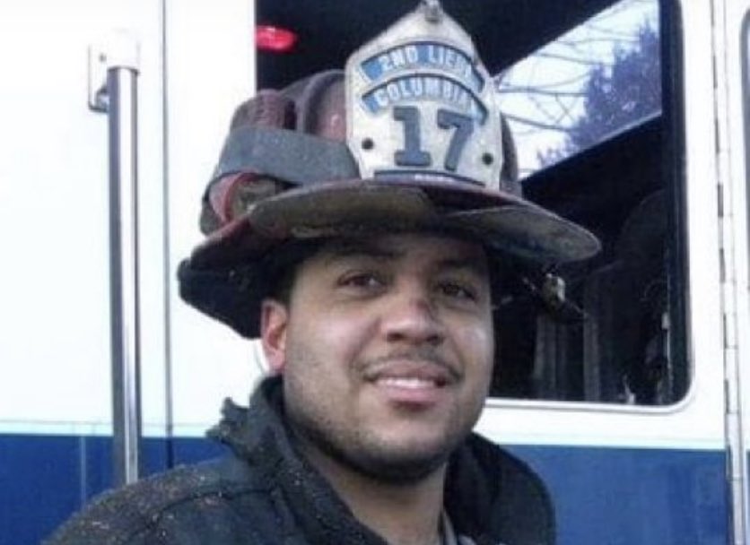 SHOWING THE LOVE. Rockland County NY Fire Companies line up to do a birthday drive by for the 6 year old son of Fallen Spring Valley FF Jared Lloyd. Here is a fundraiser for his two sons:
gofundme.com/f/firefighter-… <a href="/RCVFA/">RocklandFirefightersAssociation</a> <a href="/nysfirechiefs/">NYSAFC</a> <a href="/FASNY/">Firefighters Association of the State of New York</a> <a href="/IAFC_SHS/">IAFC SHS Section</a> <a href="/NFFF_News/">NFFF</a> #firefighter ❤️