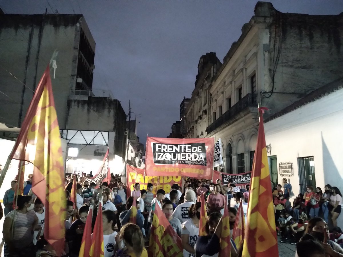 famaica's tweet photo. Nos plantamos en la calle contra la impunidad de ayer y hoy. 
Abajo el ajuste del gobierno y el FMI

#FueraMaley
#24deMarzo 
#NuncaMas
#MemoriaVerdadYJusticia https://t.co/XTe9YHLbPM