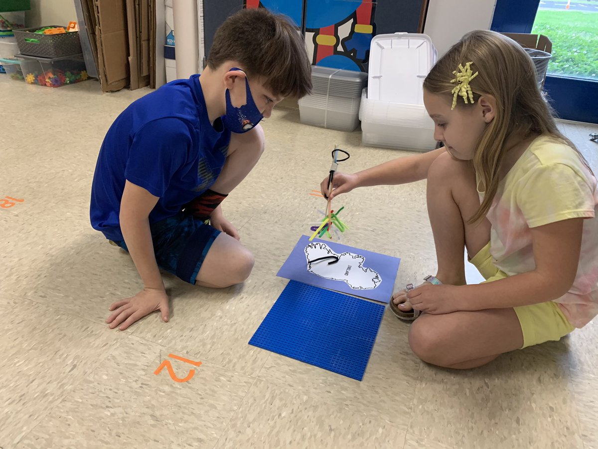 WalkerUtjenny's tweet photo. Students are designing snake catchers to remove snakes from Ireland like St. Patrick! @howellprincipal #buzzworthy https://t.co/sj5Rvj9UHn