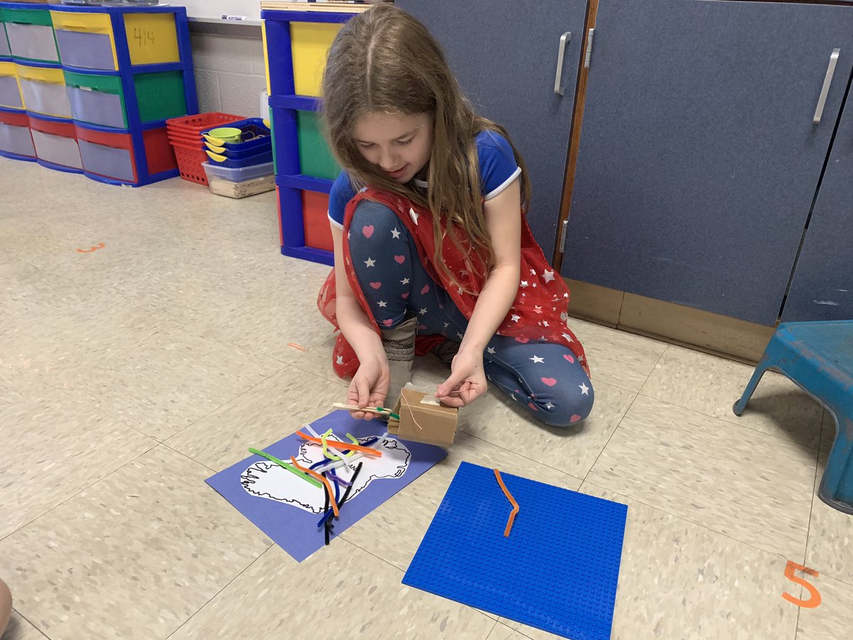 WalkerUtjenny's tweet photo. Students are designing snake catchers to remove snakes from Ireland like St. Patrick! @howellprincipal #buzzworthy https://t.co/sj5Rvj9UHn