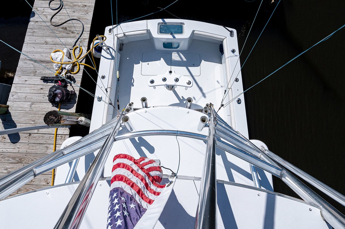 #WalkaroundWednesday This 2001 Predator 35' “It's A Wrap” is an original Predator Custom Yachts walk-around, built in Sarasota, FL. She is hull #6 of the eleven hulls made by the original builder!

HMY Brain Komer (305) 304-1015.  

hmy.com/yachts-for-sal…