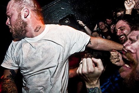 2009: The Bronx &amp; Trash Talk pack a sweaty &amp; wild (and covid-free) Maxwell's (RIP), in support of The Bronx brooklynvegan.com/the-bronx-tras…

2021: The Bronx announce The Bronx. Less than 100 left on clear with orange splatter: shop.brooklynvegan.com/products/the-b…