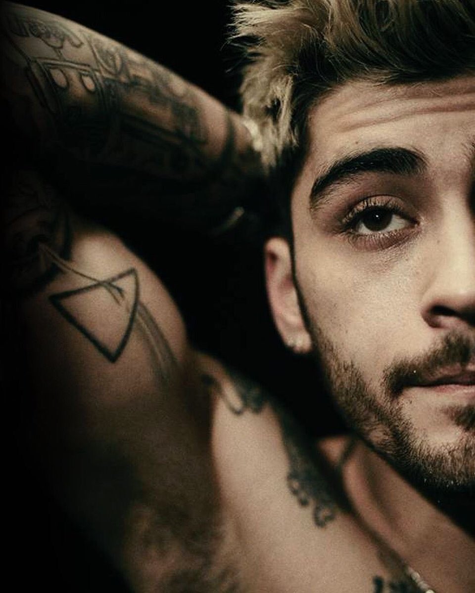 zjmposts's tweet photo. mind of mine photoshoot by zayn malik https://t.co/0sS9wtvsTo