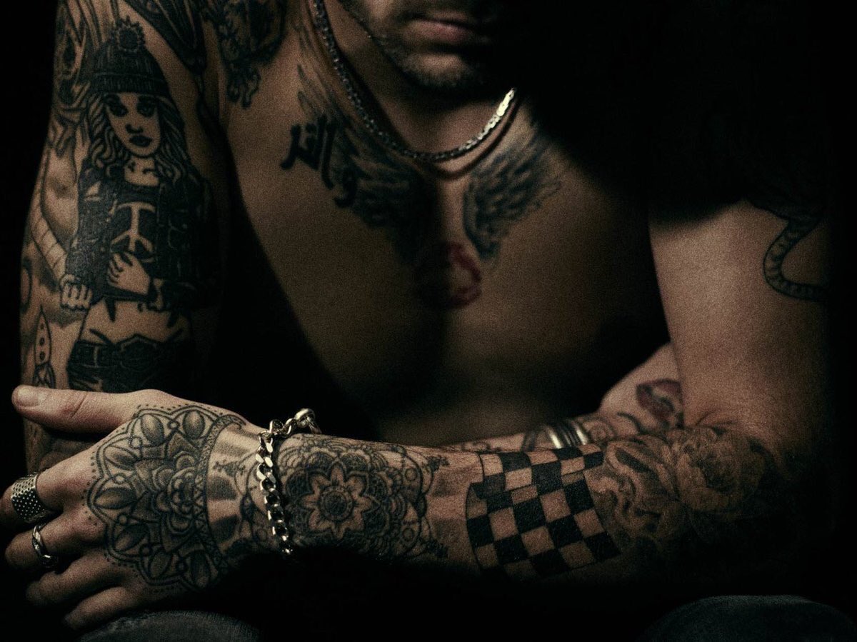 zjmposts's tweet photo. mind of mine photoshoot by zayn malik https://t.co/0sS9wtvsTo