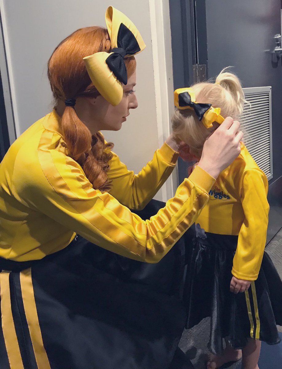 EmmaWatkinsfilm's tweet photo. #bowtiful moments on the NZ tour πππ @TheWiggles https://t.co/0KZUbC7eG3