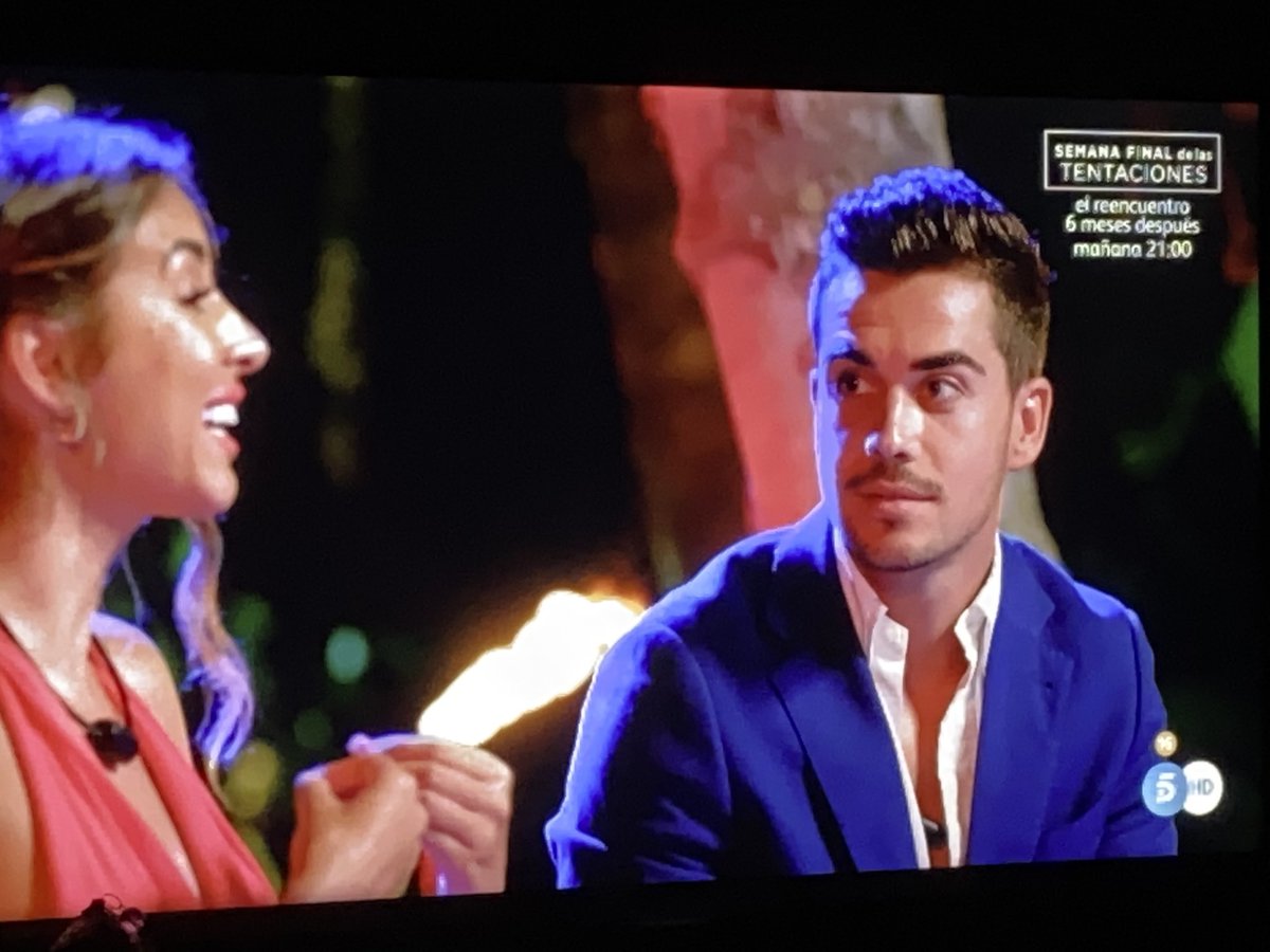 canariopensante's tweet photo. Vaya dos abruptos 😂

#laisladelastentaciones13 #Hoguerafinal https://t.co/QiZpXq8zw6