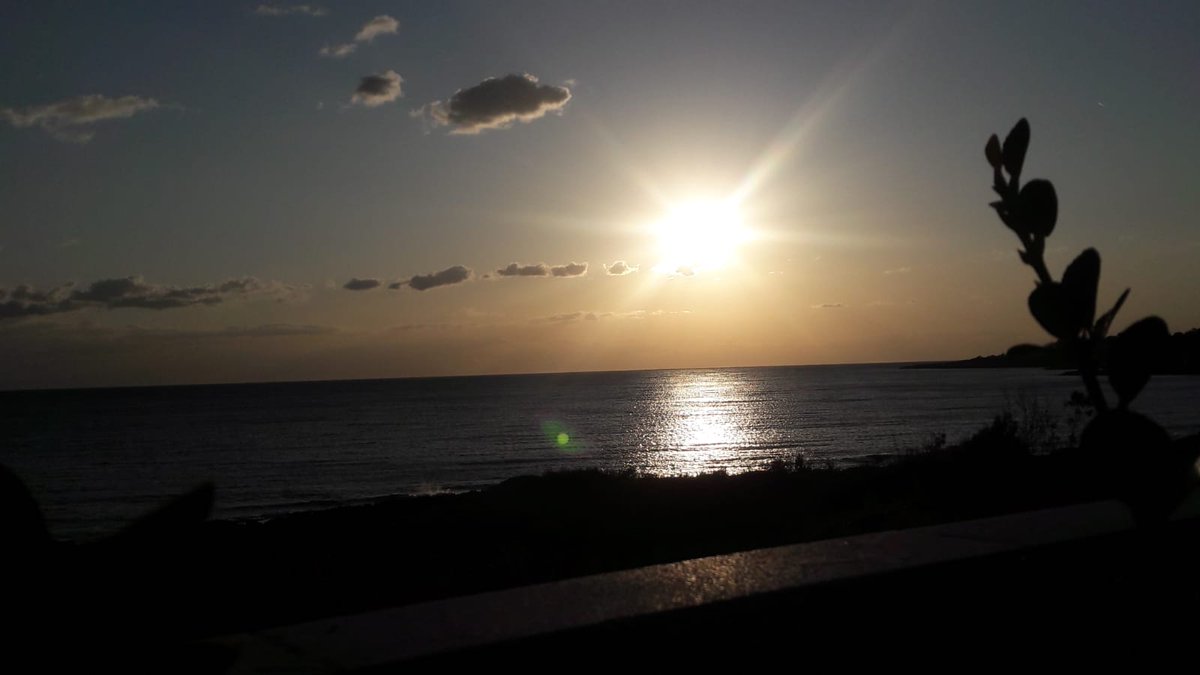 VillaSatyria's tweet photo. La #Puglia è una sorta di "#ponte tra #Occidente ed #Oriente", è la #terra del #mare, del #vento, dei #sapori, delle #antiche #tradizioni e di buoni motivi per #visitarla ce ne sono una miriade...
#WeAreinPuglia 
#amepiaceilsud
#BellezzaADomicilio #beautyfromitaly
#VillaSatyria https://t.co/CHH1oZ8zU0