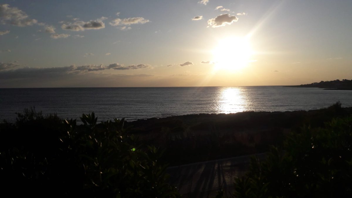 VillaSatyria's tweet photo. La #Puglia è una sorta di "#ponte tra #Occidente ed #Oriente", è la #terra del #mare, del #vento, dei #sapori, delle #antiche #tradizioni e di buoni motivi per #visitarla ce ne sono una miriade...
#WeAreinPuglia 
#amepiaceilsud
#BellezzaADomicilio #beautyfromitaly
#VillaSatyria https://t.co/CHH1oZ8zU0