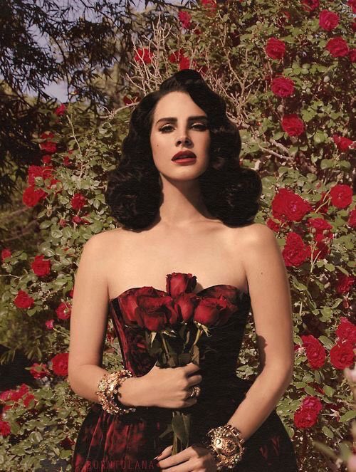 lanamimujer's tweet photo. bueno, me sumo.
me llamo donatella, staneo a lana hace más de un año, en nada cumplo 14, soy de argentina y estudio astrología.
mis álbumes fav son paradise y uv, aparte de lana tmb staneo a otras bandas como mcr o 5sos. soy re copada, y nada, seamos mutuals #integracionlanista https://t.co/i5HjMyl8IZ